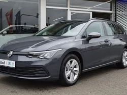 Grau Gebraucht 2022 VW Golf VIII Life Kombi | 20.900 € (Fairer Preis)
