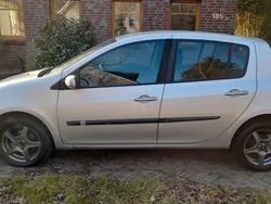 Silber Gebraucht 2006 Renault Clio II Campus Kleinwagen | 1.849 € (Fairer Preis)