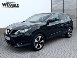 Schwarz Gebraucht 2015 Nissan Qashqai 360º SUV | 11.950 € (Fairer Preis)