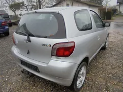Silber Gebraucht 2001 Toyota Yaris Kleinwagen | 890 € (Guter Preis)
