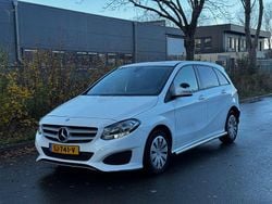 Weiß Gebraucht 2018 Mercedes 220 Limousine | 4.900 €