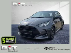 Grey metallic Gebraucht 2022 Toyota Yaris Hybrid Team Limousine | 16.990 € (Guter Preis)
