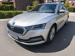 Silber Gebraucht 2024 Skoda Octavia Selection Limousine | 27.500 € (Superpreis)