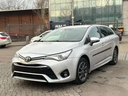 Silver metallic Gebraucht 2015 Toyota Avensis Business Edition Kombi | 11.500 € (Superpreis)