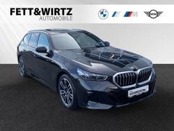 Black sapphire metallic Gebraucht 2025 BMW 540 M Sport Kombi | 61.400 € (Superpreis)