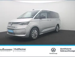 Reflexsilber metallic Gebraucht 2024 VW T7 Life Van | 54.880 € (Fairer Preis)