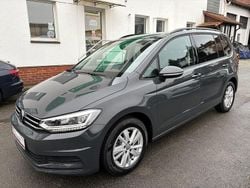 Grau Gebraucht 2020 VW Touran Comfortline Van / Kleinbus | 22.990 € (Guter Preis)