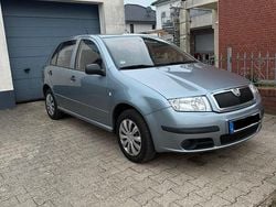 Silber Gebraucht 2005 Skoda Fabia Kleinwagen | 1.000 € (Guter Preis)