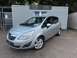 Silber Gebraucht 2011 Opel Meriva Van / Kleinbus | 4.490 € (Fairer Preis)