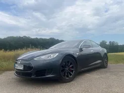Grau Gebraucht 2015 Tesla Model S Limousine | 17.900 € (Fairer Preis)
