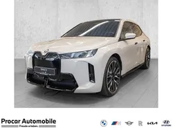 Dune grey metallic Neu 2025 BMW iX M Sport SUV | 106.900 € (Etwas zu teuer)