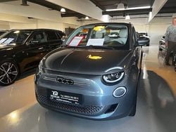 Grau Gebraucht 2022 Fiat 500e La Prima Kleinwagen | 25.999 €