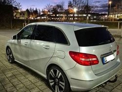 Silber Gebraucht 2012 Mercedes B180 Van / Kleinbus | 10.900 € (Fairer Preis)