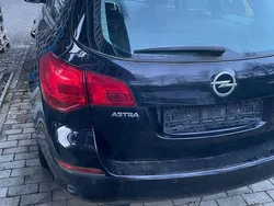 Schwarz Gebraucht 2011 Opel Astra Design Edition Kombi | 3.200 € (Superpreis)