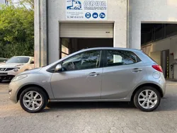 Silber Gebraucht 2012 Mazda 2 Edition Limousine | 4.000 € (Fairer Preis)