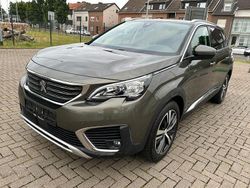 Grau Gebraucht 2019 Peugeot 5008 Allure Van / Kleinbus | 14.999 € (Superpreis)