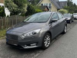 Braun Gebraucht 2016 Ford Focus Titanium Limousine | 8.000 € (Superpreis)