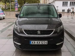 Schwarz Gebraucht 2019 Peugeot Rifter Van / Kleinbus | 17.400 € (Guter Preis)