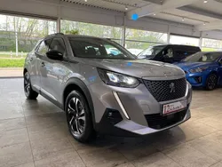 Grau Gebraucht 2022 Peugeot e-2008 Allure SUV | 17.800 € (Guter Preis)