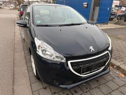 Grau Gebraucht 2015 Peugeot 208 Kleinwagen | 5.099 € (Guter Preis)