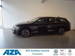 Grenadillschwarz metallic Gebraucht 2024 VW Passat Elegance Kombi | 39.950 € (Teuer)