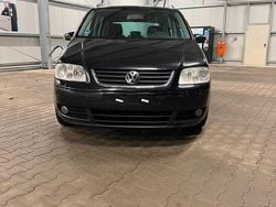 Schwarz Gebraucht 2004 VW Touran Van / Kleinbus | 2.199 € (Guter Preis)