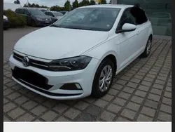 Weiß Gebraucht 2018 VW Polo Limousine | 15.000 €