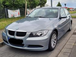 Grau Gebraucht 2005 BMW 318 Limousine | 4.900 € (Teuer)