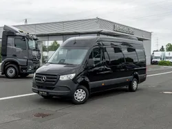 Tiefschwarz Gebraucht 2024 Mercedes Sprinter Van | 58.450 €