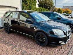 Schwarz Gebraucht 2004 Toyota Avensis Kombi | 2.200 € (Fairer Preis)