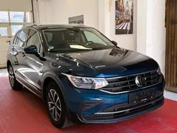 Blau Gebraucht 2022 VW Tiguan Life SUV | 27.500 € (Guter Preis)