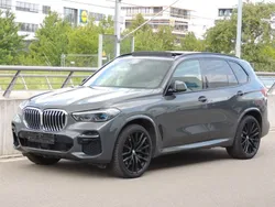 Grau Gebraucht 2022 BMW X5 M Sport SUV | 44.990 € (Fairer Preis)