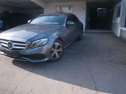 Grau Gebraucht 2018 Mercedes E220 Limousine | 32.499 € (Teuer)