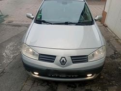 Grau Gebraucht 2004 Renault Mégane II Limousine | 1.090 € (Guter Preis)