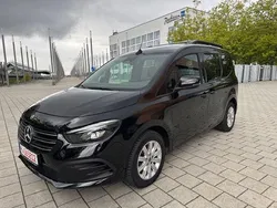 Schwarz Gebraucht 2023 Mercedes T180 Edition Van / Kleinbus | 24.990 € (Guter Preis)