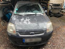 Grau Gebraucht 2007 Ford Fiesta Limousine | 399 € (Superpreis)