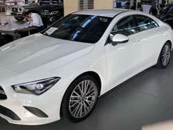 Weiß Gebraucht 2020 Mercedes CLA200 Coupé | 28.000 € (Etwas zu teuer)