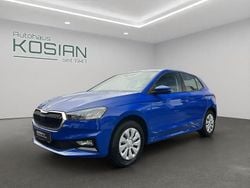 Blau Gebraucht 2024 Skoda Fabia Essence Kleinwagen | 15.480 € (Guter Preis)