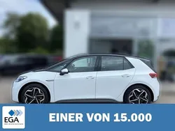 Weiß metallic Gebraucht 2022 VW ID.3 Pro Kleinwagen | 28.520 € (Etwas zu teuer)