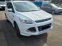 Weiß Gebraucht 2016 Ford Kuga Individual SUV | 9.800 € (Guter Preis)