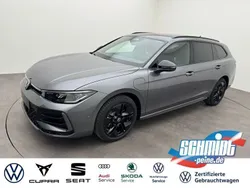 Grenadillschwarz metallic Neu 2024 VW Passat R-line Kombi | 61.100 € (Fairer Preis)