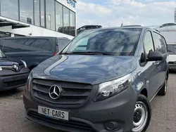 Grau Gebraucht 2020 Mercedes Vito Van / Kleinbus | 20.800 € (Fairer Preis)