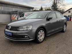 Grau Gebraucht 2016 VW Jetta Limousine | 7.900 € (Fairer Preis)