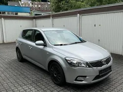 Silber Gebraucht 2012 Kia Ceed Edition 7 Kombi | 6.950 € (Guter Preis)