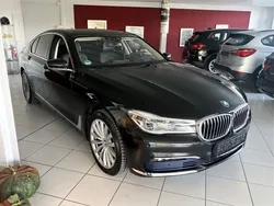 Black sapphire metallic Gebraucht 2016 BMW 730 Sport Line Limousine | 28.975 € (Superpreis)