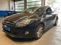 Schwarz Gebraucht 2013 Ford Focus Titanium Kombi | 6.480 € (Fairer Preis)