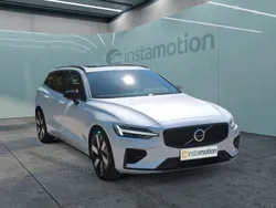Weiß Gebraucht 2024 Volvo V60 Plus Kombi | 44.400 € (Fairer Preis)