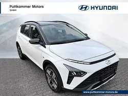 Polar white/ phantom black Gebraucht 2022 Hyundai Bayon Intro Edition SUV | 21.900 € (Etwas zu teuer)