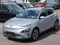 Silber Gebraucht 2022 Hyundai Kona Trend SUV | 24.444 € (Etwas zu teuer)