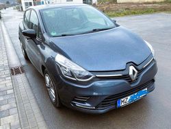 Grau Gebraucht 2019 Renault Clio IV LIMITED Limousine | 9.400 € (Fairer Preis)